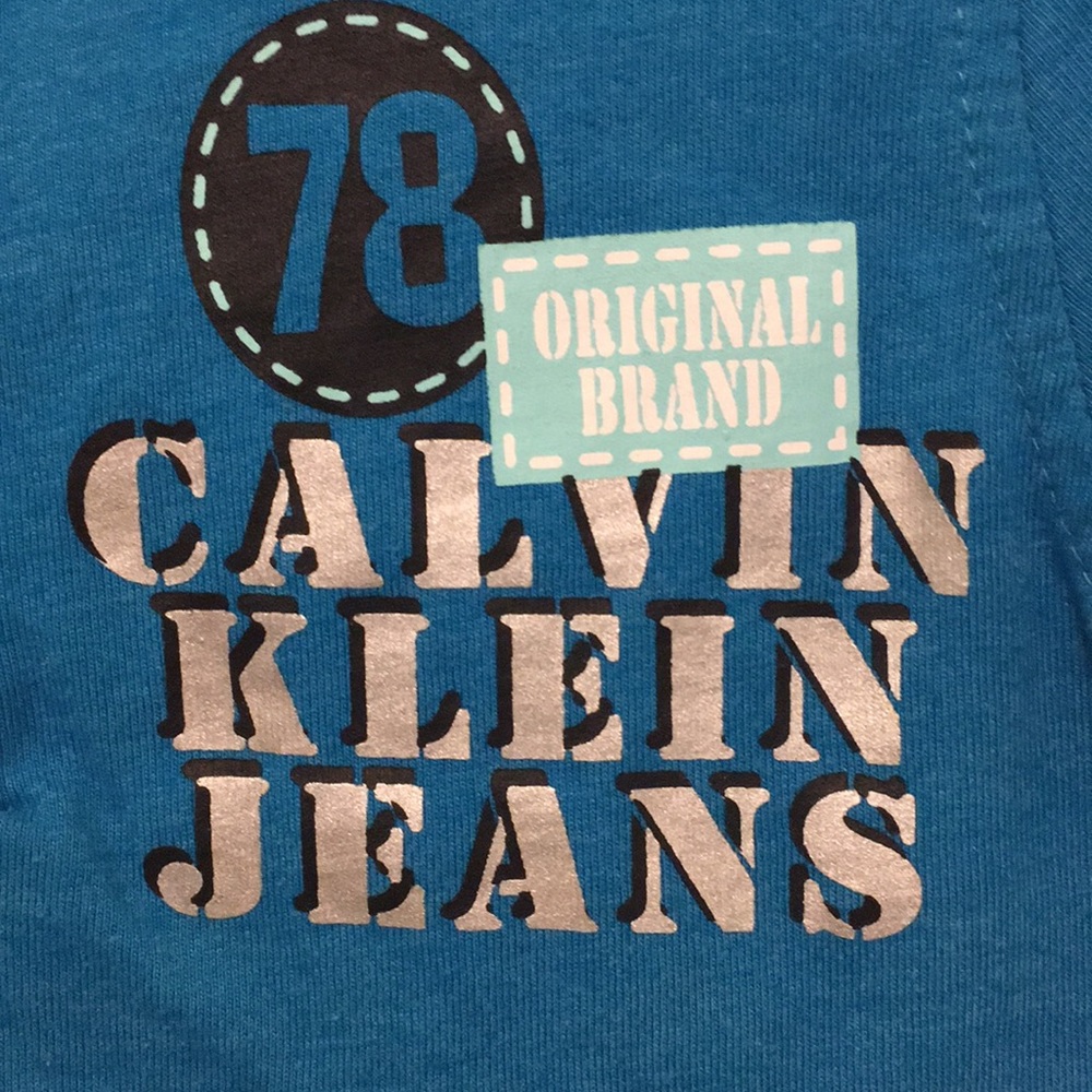 Calvin Klein Boys 2 piece Set - Picture 3 of 8
